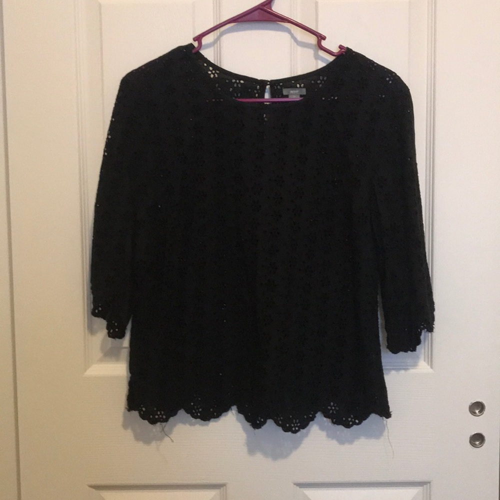 Black scalloped crop top